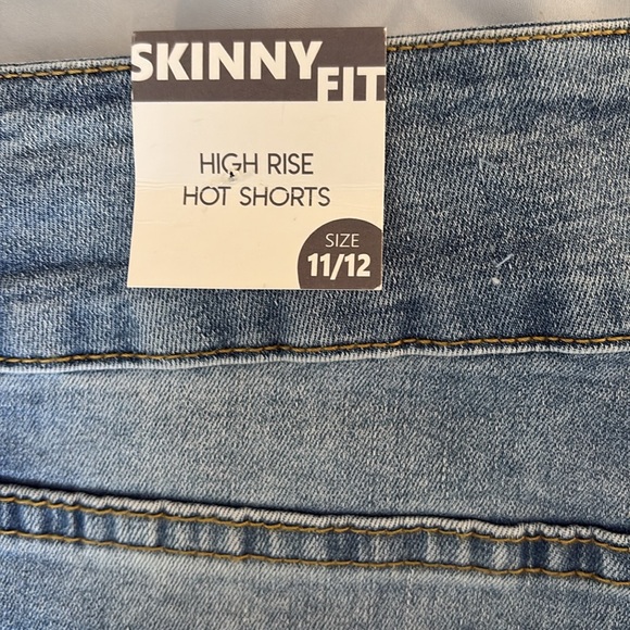 New Denim Shorts stretch - Picture 8 of 9